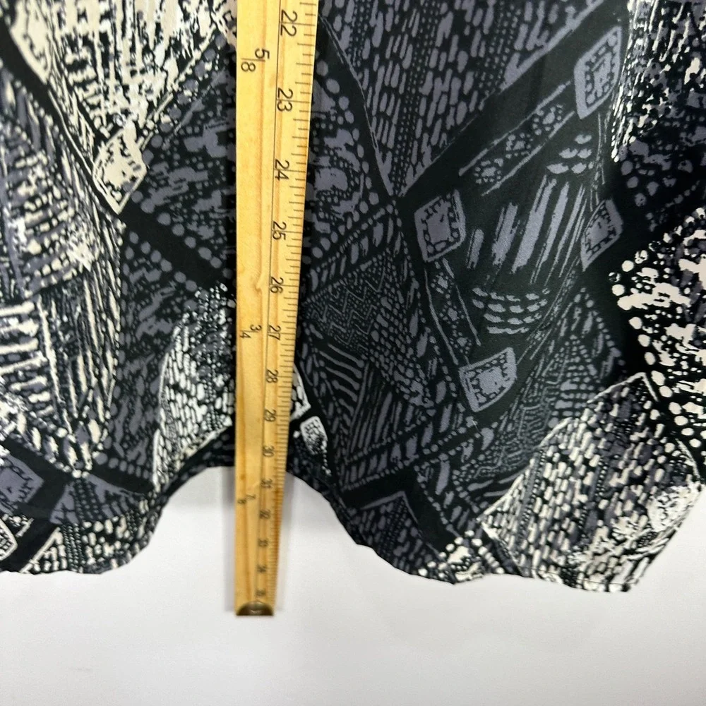 Erika Blouse 1X Black White Abstract Sequin V-Neck Boho Career Workwear Top - Picture 4 of 6